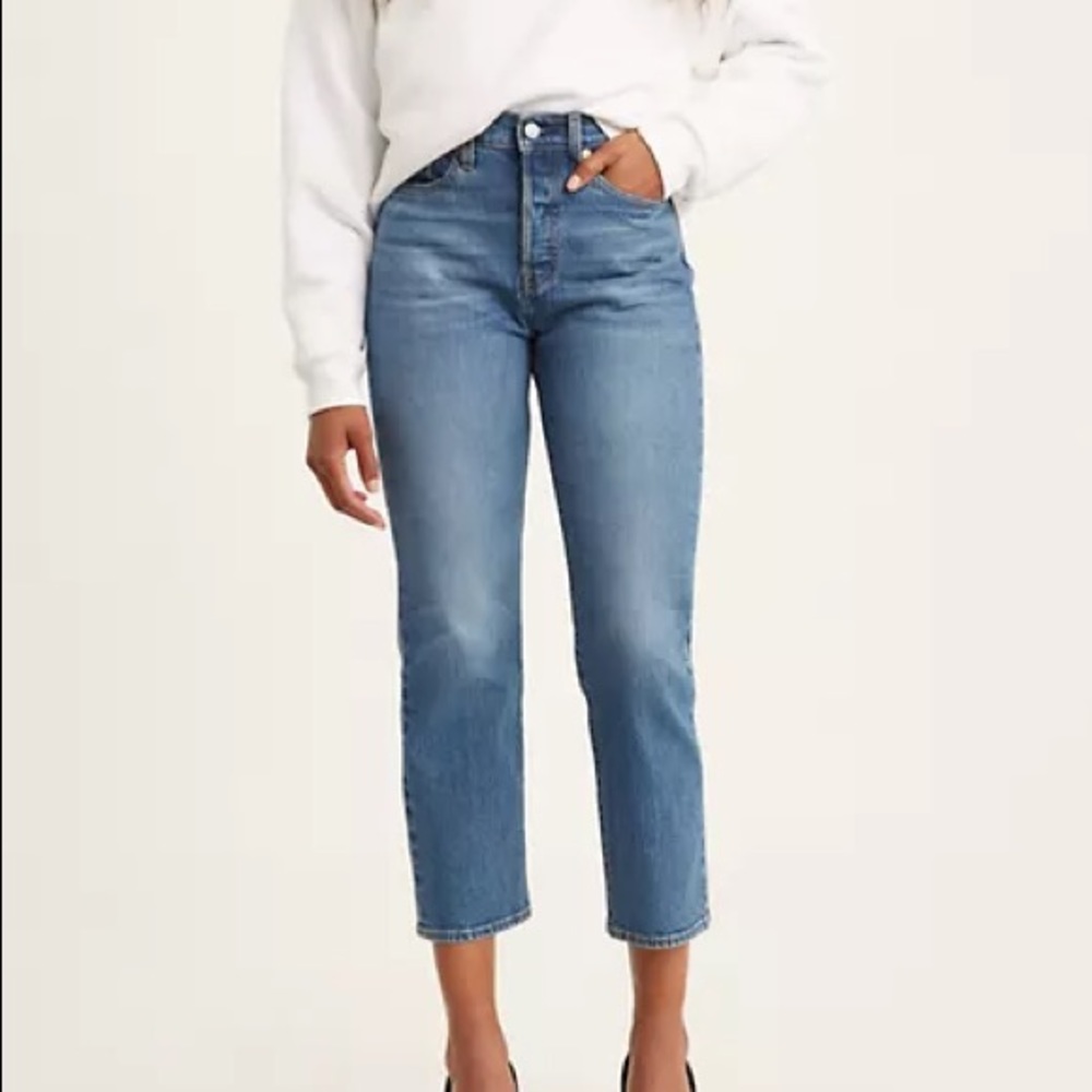 Levi straight wedgie jean
